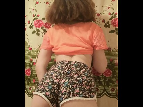 ❤️ Sexy ung babe tar av seg shortsen på kamera Supersex på porno no.sexogolic-info.ru ﹏