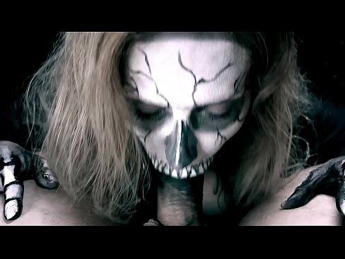 ❤️ Demon jente suger kuk med sin svarte munn og svelger cum. Supersex på porno no.sexogolic-info.ru ﹏